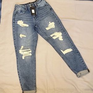 Distressed Boyfriend Jean